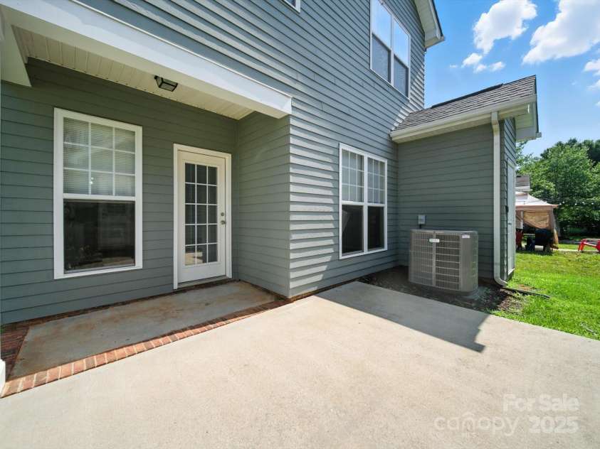 136 Morehouse Avenue, Mooresville, NC 28117.  MLS# CAR4282838, YatesRealty ID 26641. 