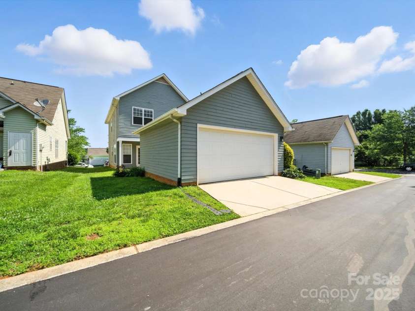 136 Morehouse Avenue, Mooresville, NC 28117.  MLS# CAR4282838, YatesRealty ID 26641. 