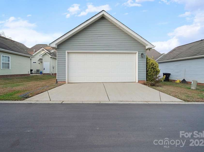 136 Morehouse Avenue, Mooresville, NC 28117.  MLS# CAR4322819, YatesRealty ID 26641. 