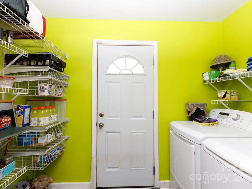 206 Hawthorne Lane, Clover, SC 29710.  MLS# CAR4283189, YatesRealty ID 26642. 