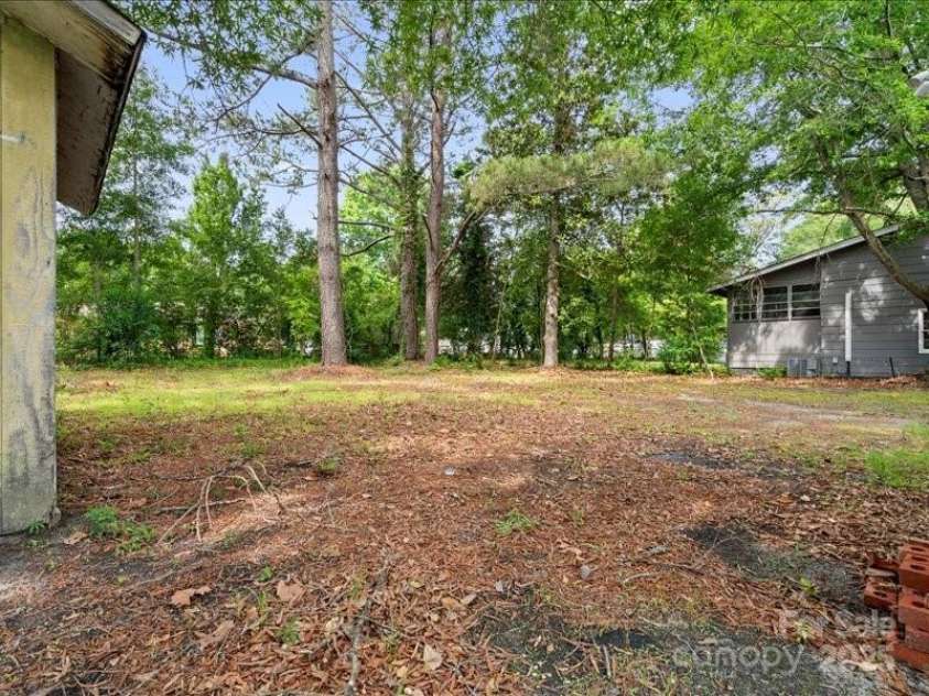 111 Patsy Lane, Cheraw, SC 29520.  MLS# CAR4266597, YatesRealty ID 26643. 