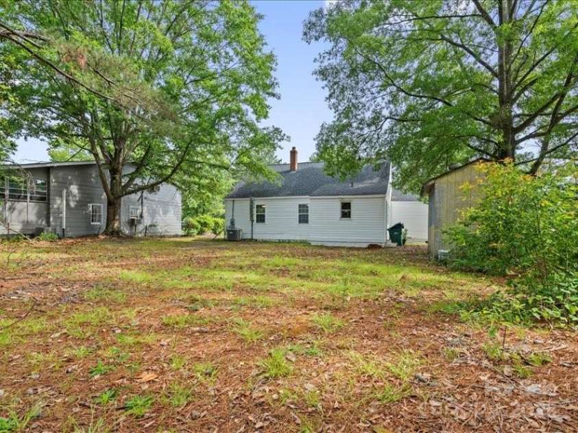 111 Patsy Lane, Cheraw, SC 29520.  MLS# CAR4266597, YatesRealty ID 26643. 