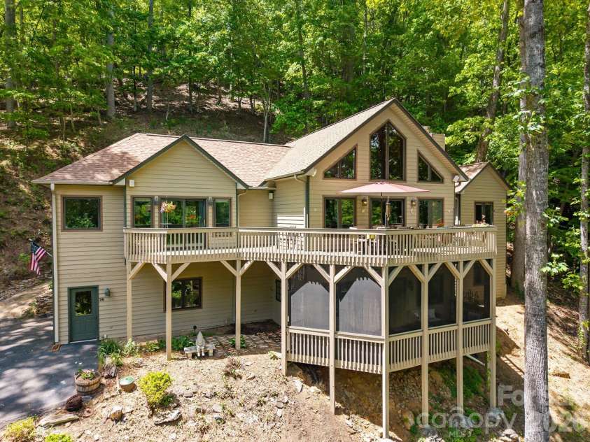 26 Walnut Drive, Mills River, NC 28759.  MLS# CAR4369713, YatesRealty ID 26643. 