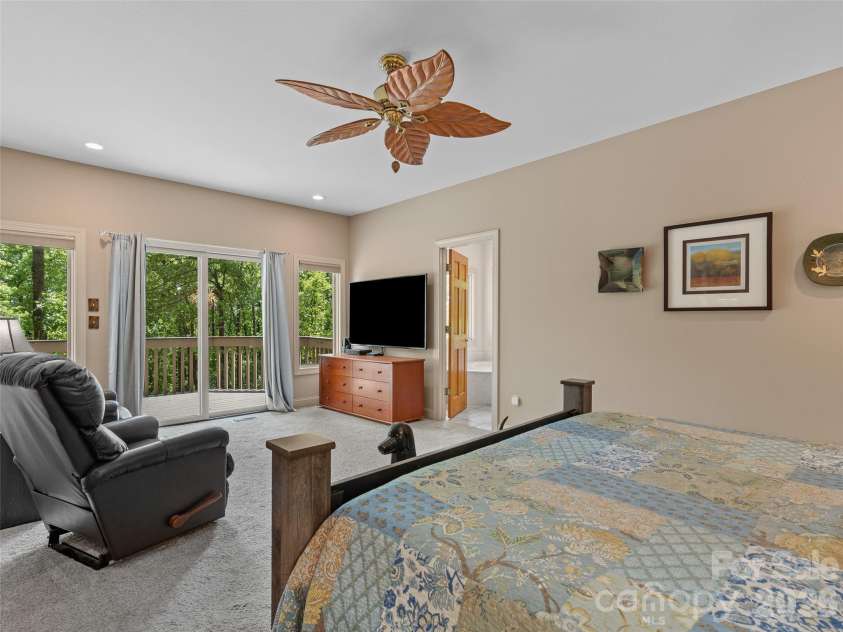 26 Walnut Drive, Mills River, NC 28759.  MLS# CAR4369713, YatesRealty ID 26643. Primary Suite Sitting Area