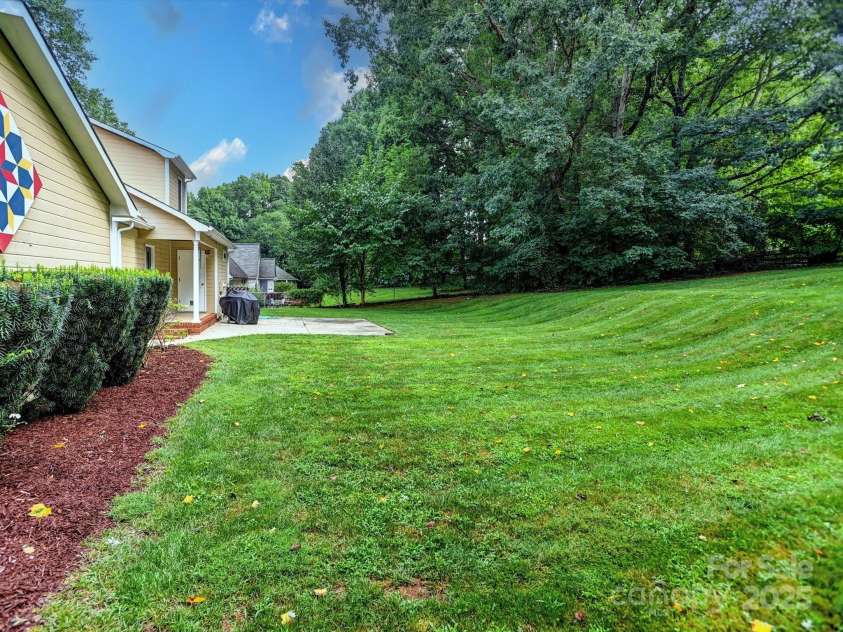 231 Castle Creek Road, Statesville, NC 28625.  MLS# CAR4281827, YatesRealty ID 26644. 
