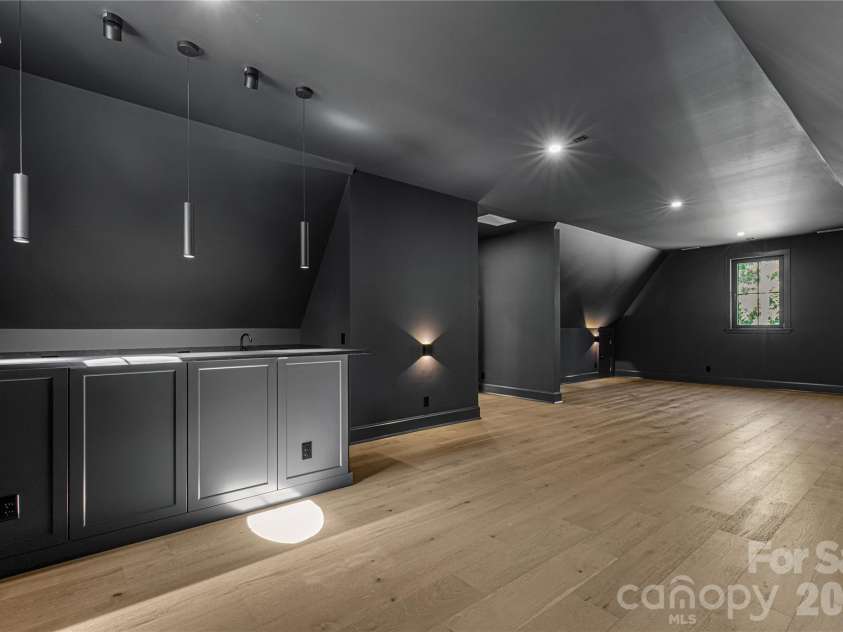8740 Kristie Lane, Indian Land, SC 29707.  MLS# CAR4380162, YatesRealty ID 26644. Wet bar