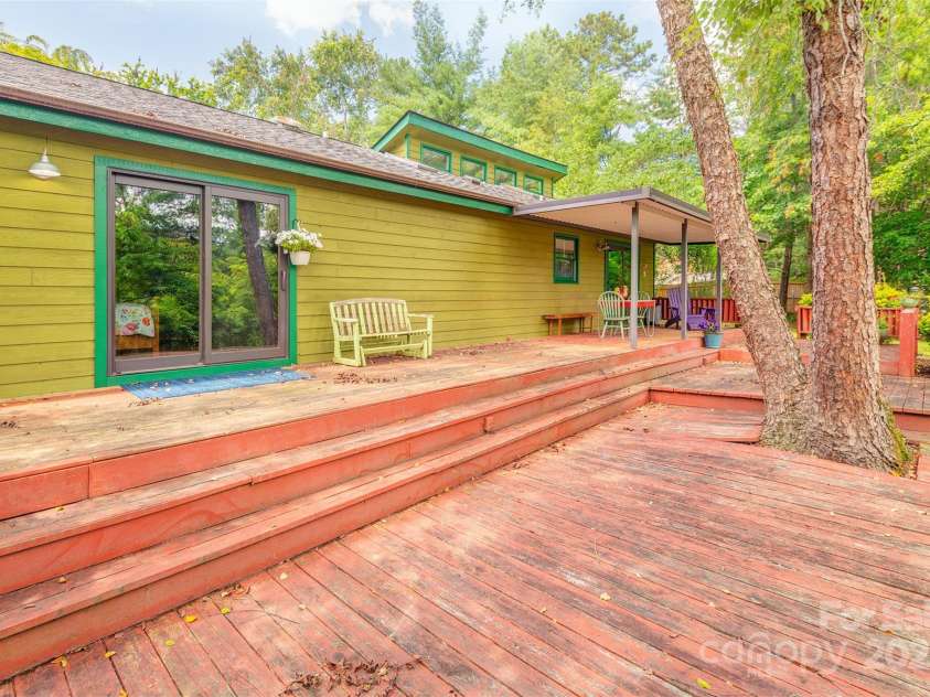 29 Whipporwill Drive, Weaverville, NC 28787.  MLS# CAR4280144, YatesRealty ID 26646. 