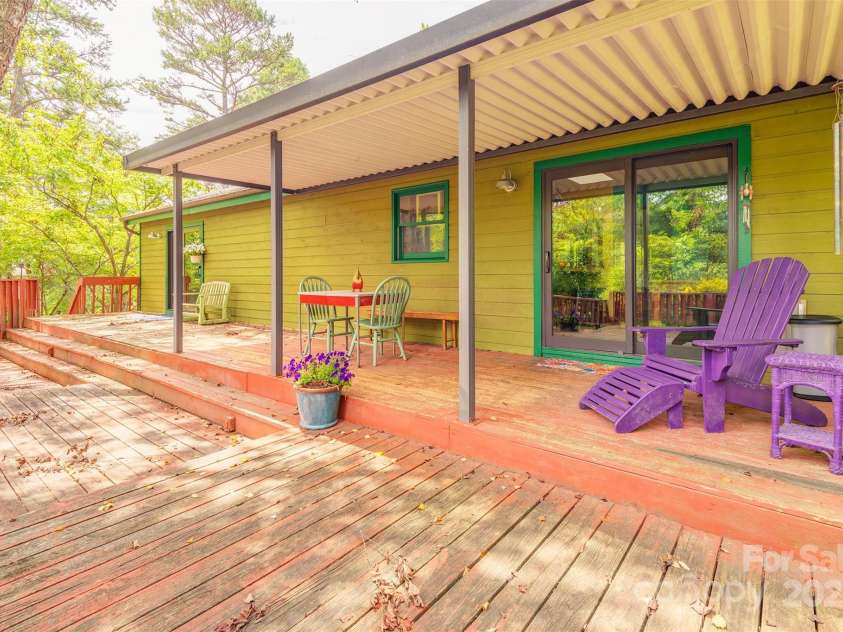 29 Whipporwill Drive, Weaverville, NC 28787.  MLS# CAR4280144, YatesRealty ID 26646. 