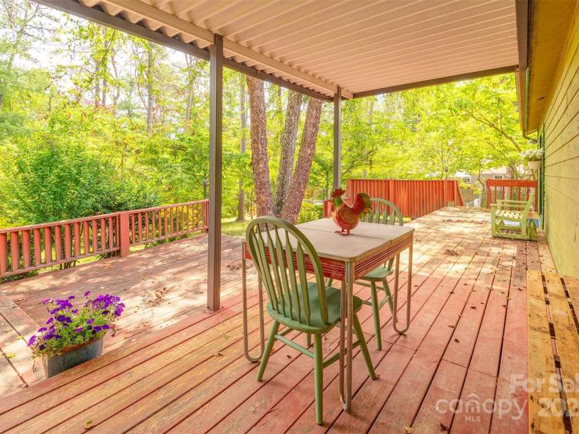 29 Whipporwill Drive, Weaverville, NC 28787.  MLS# CAR4280144, YatesRealty ID 26646. 