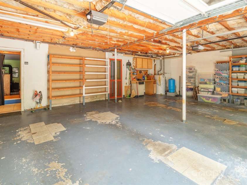 29 Whipporwill Drive, Weaverville, NC 28787.  MLS# CAR4280144, YatesRealty ID 26646. 
