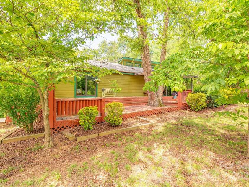 29 Whipporwill Drive, Weaverville, NC 28787.  MLS# CAR4280144, YatesRealty ID 26646. 