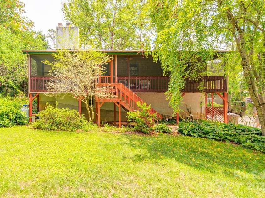 29 Whipporwill Drive, Weaverville, NC 28787.  MLS# CAR4280144, YatesRealty ID 26646. 