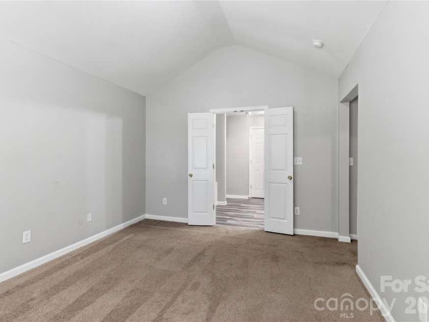 7723 Abigail Glen Drive, Charlotte, NC 28212.  MLS# CAR4385011, YatesRealty ID 26646. 