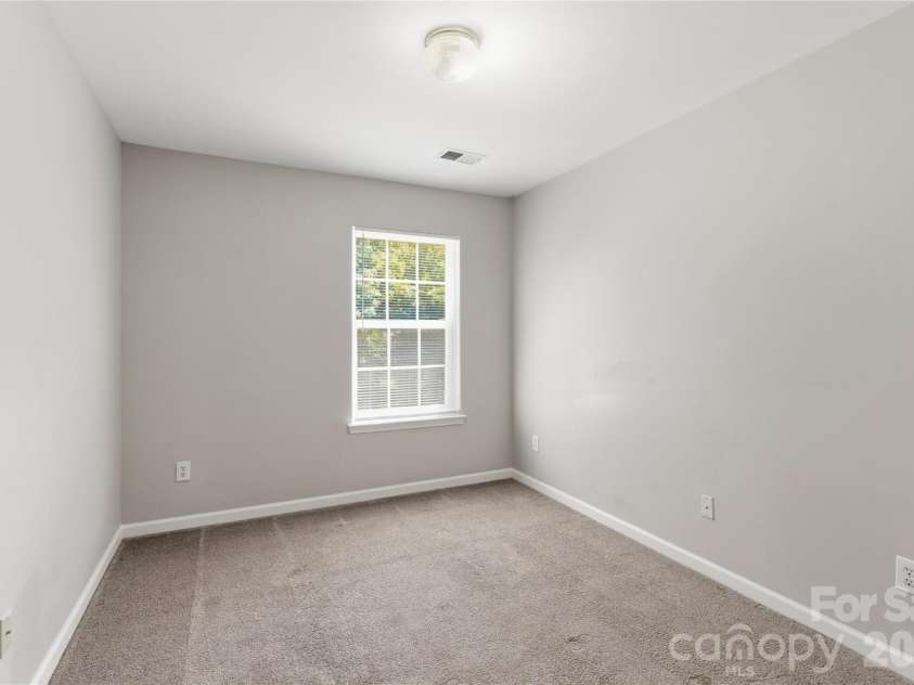 7723 Abigail Glen Drive, Charlotte, NC 28212.  MLS# CAR4385011, YatesRealty ID 26646. 