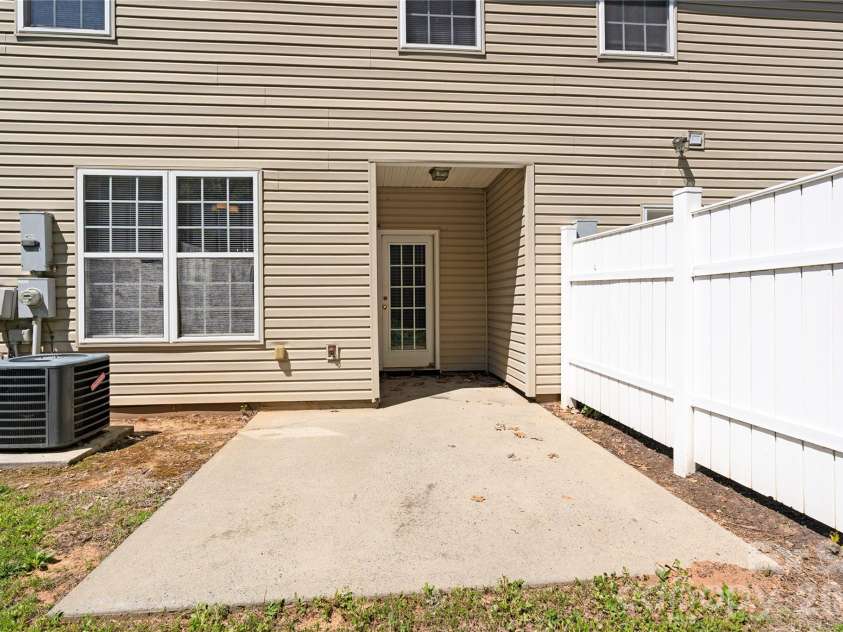 7723 Abigail Glen Drive, Charlotte, NC 28212.  MLS# CAR4385011, YatesRealty ID 26646. 