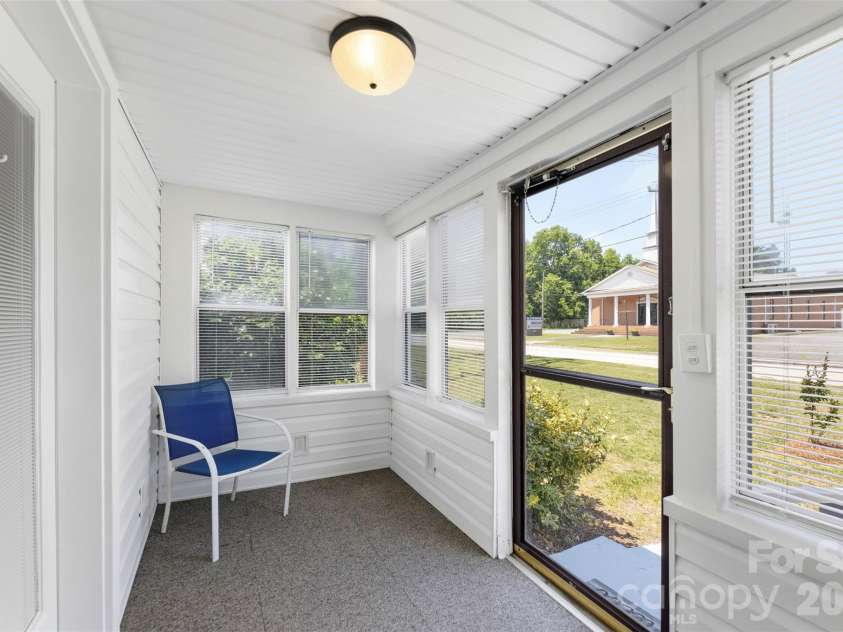 204 Hampshire Lane, Clover, SC 29710.  MLS# CAR4385214, YatesRealty ID 26647. 