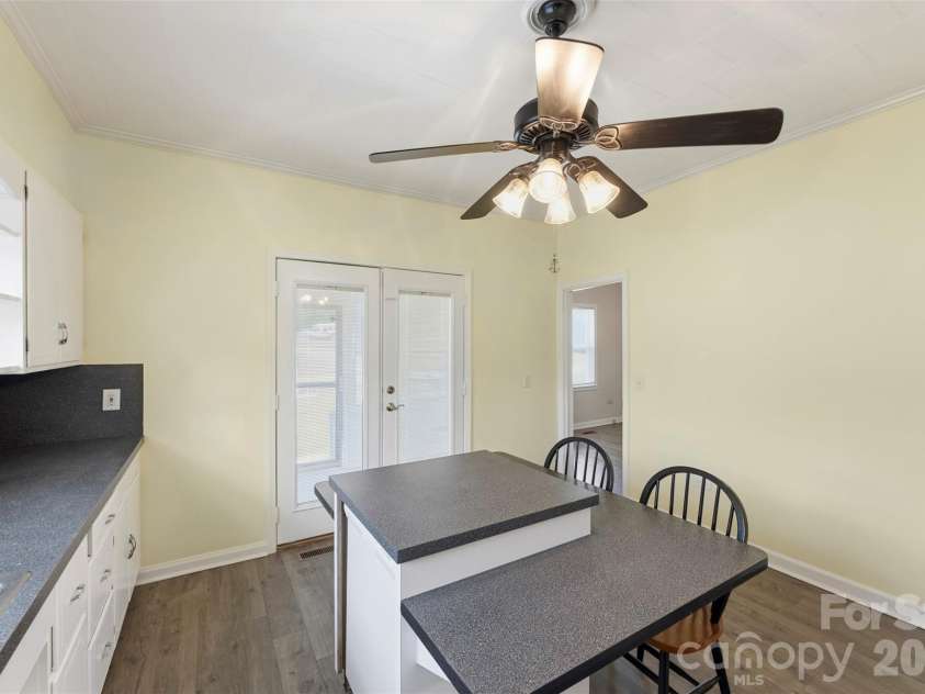 204 Hampshire Lane, Clover, SC 29710.  MLS# CAR4385214, YatesRealty ID 26647. 