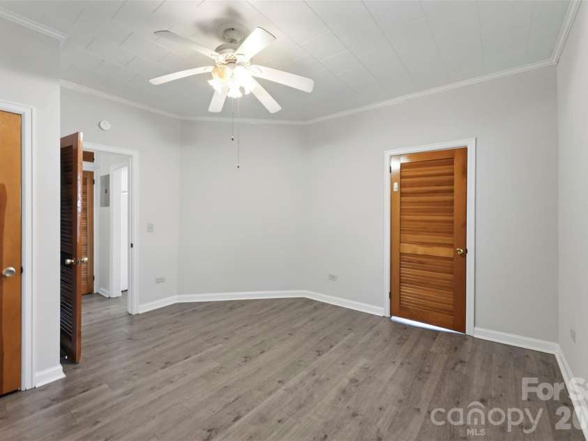 204 Hampshire Lane, Clover, SC 29710.  MLS# CAR4385214, YatesRealty ID 26647. 