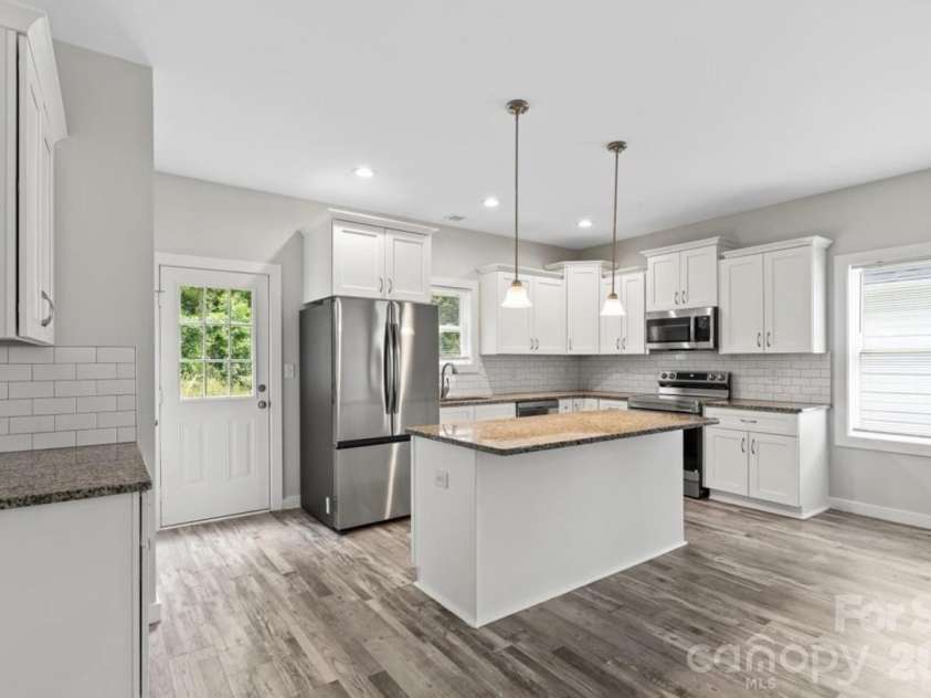 1301 marble Street, Charlotte, NC 28208.  MLS# CAR4387542, YatesRealty ID 26648. 