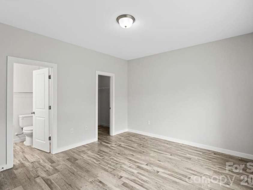 1301 marble Street, Charlotte, NC 28208.  MLS# CAR4387542, YatesRealty ID 26648. 