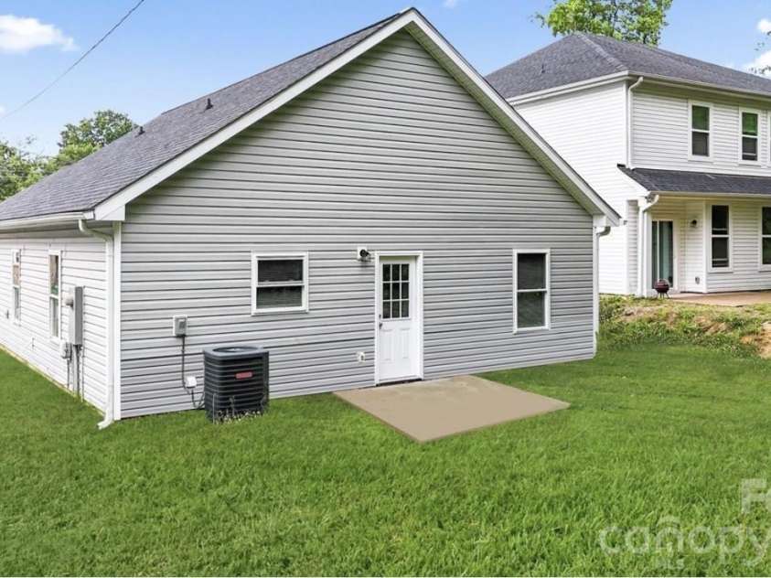 1301 marble Street, Charlotte, NC 28208.  MLS# CAR4387542, YatesRealty ID 26648. 