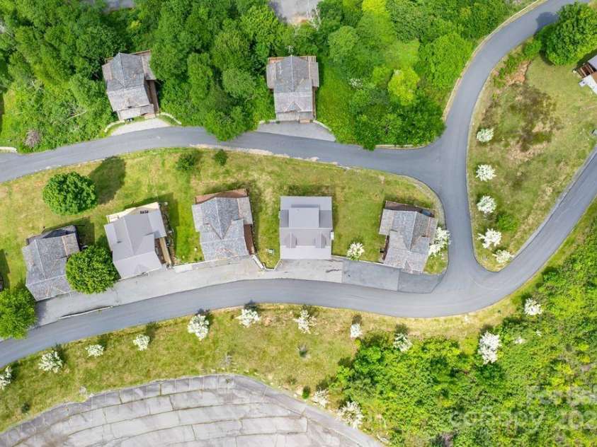 81 Scenic Wolf Drive, Mars Hill, NC 28754.  MLS# CAR4266287, YatesRealty ID 26649. 