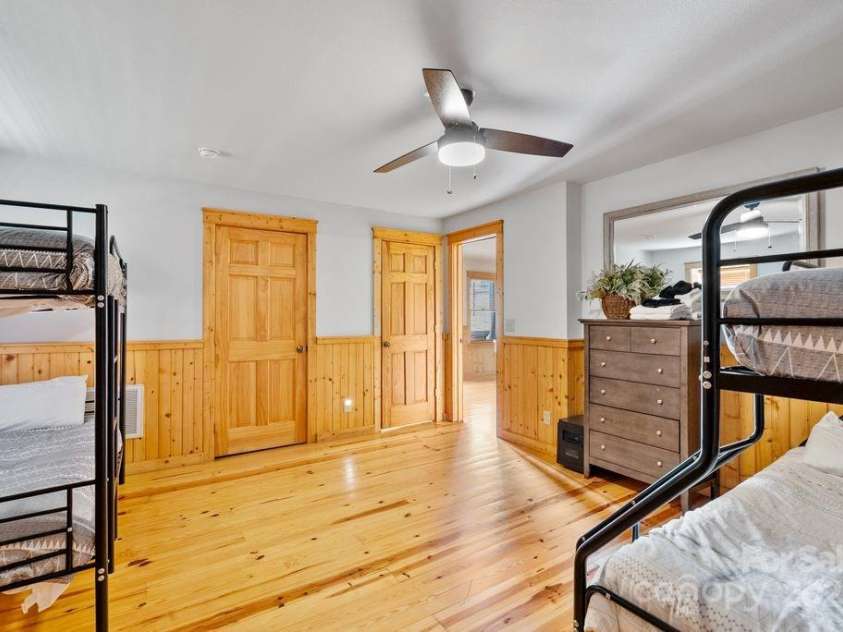 81 Scenic Wolf Drive, Mars Hill, NC 28754.  MLS# CAR4266287, YatesRealty ID 26649. 