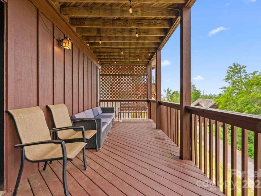 81 Scenic Wolf Drive, Mars Hill, NC 28754.  MLS# CAR4266287, YatesRealty ID 26649. 