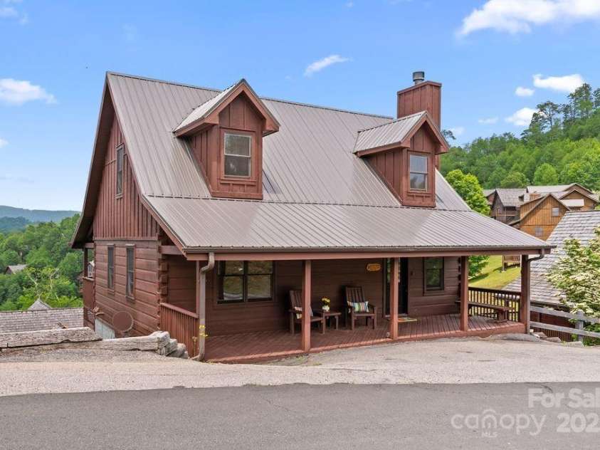 81 Scenic Wolf Drive, Mars Hill, NC 28754.  MLS# CAR4266287, YatesRealty ID 26649. 