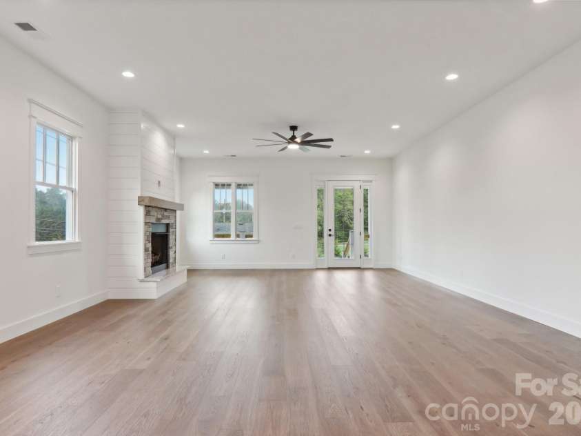 20 Maple Knoll Drive, Hendersonville, NC 28792.  MLS# CAR4120243, YatesRealty ID 2665. 