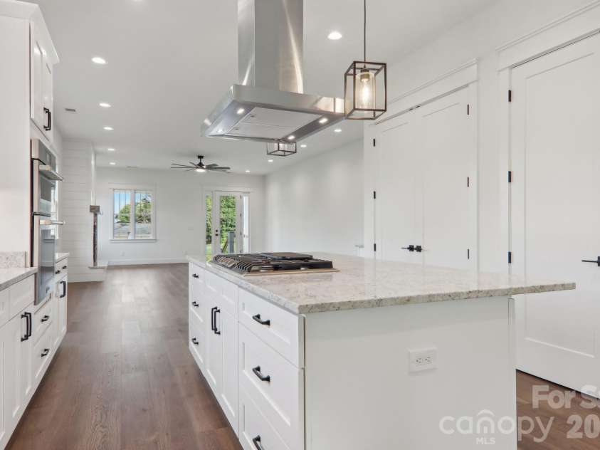 20 Maple Knoll Drive, Hendersonville, NC 28792.  MLS# CAR4120243, YatesRealty ID 2665. 