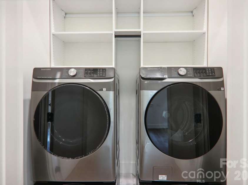 20 Maple Knoll Drive, Hendersonville, NC 28792.  MLS# CAR4120243, YatesRealty ID 2665. 