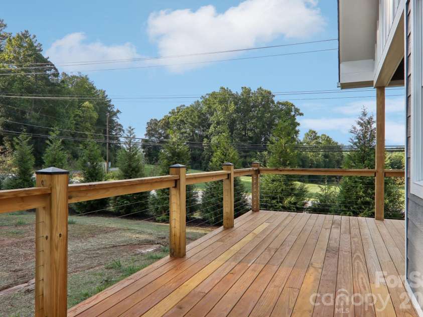 20 Maple Knoll Drive, Hendersonville, NC 28792.  MLS# CAR4120243, YatesRealty ID 2665. 