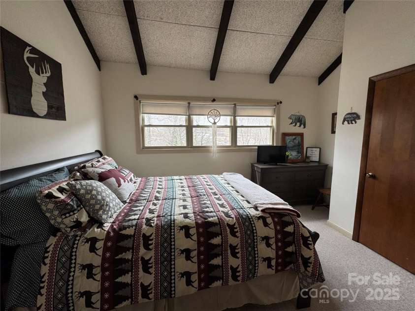 229 Birchwood Lane, Beech Mountain, NC 28604.  MLS# CAR4234563, YatesRealty ID 2665. 2nd bedroon