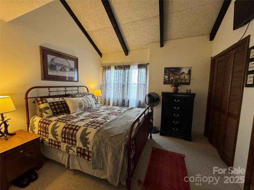 229 Birchwood Lane, Beech Mountain, NC 28604.  MLS# CAR4234563, YatesRealty ID 2665. Bedroom