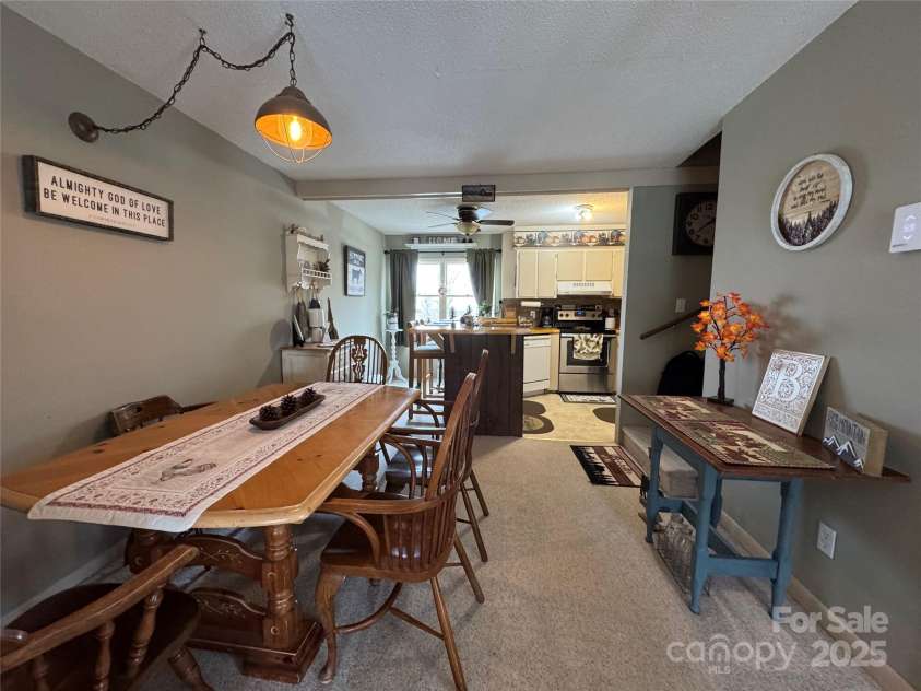 229 Birchwood Lane, Beech Mountain, NC 28604.  MLS# CAR4234563, YatesRealty ID 2665. Dining area
