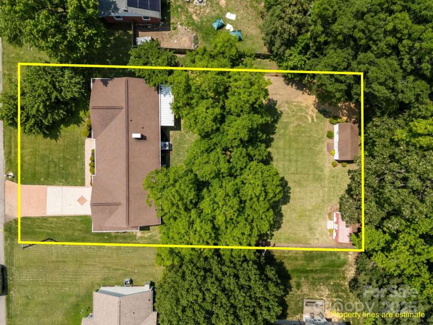 303 Jean Avenue, Kannapolis, NC 28083.  MLS# CAR4264386, YatesRealty ID 26651. 100 x 200