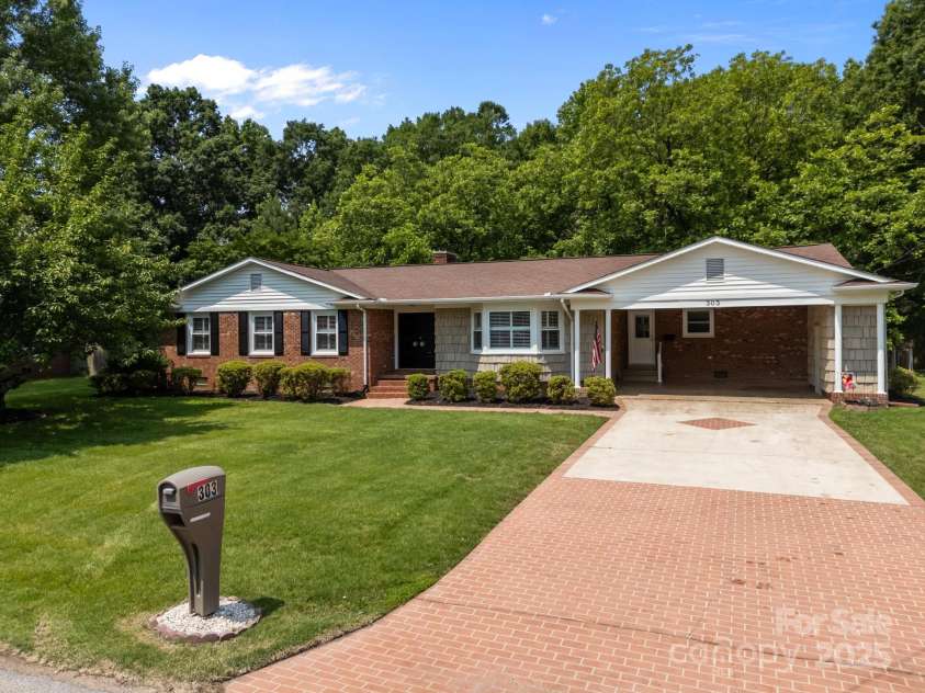 303 Jean Avenue, Kannapolis, NC 28083.  MLS# CAR4264386, YatesRealty ID 26651. Make Plans to Tour Soon