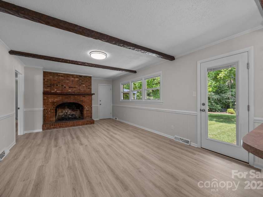 303 Jean Avenue, Kannapolis, NC 28083.  MLS# CAR4264386, YatesRealty ID 26651. NEW GAS LOGS 12/24