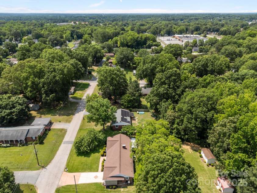 303 Jean Avenue, Kannapolis, NC 28083.  MLS# CAR4264386, YatesRealty ID 26651. View