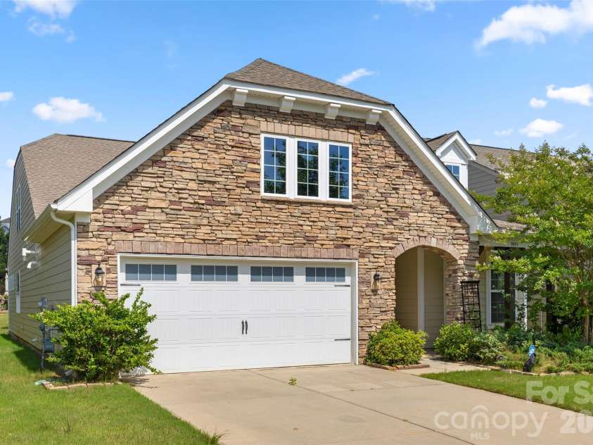 9053 Blue Dasher Drive, Clover, SC 29710.  MLS# CAR4386860, YatesRealty ID 26651. 