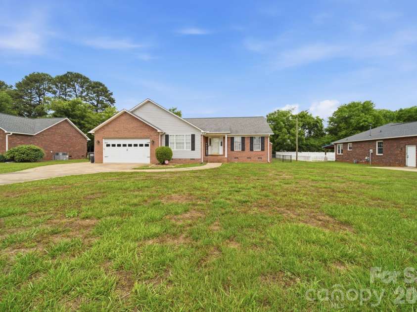 348 Palmer Circle, Rockwell, NC 28138.  MLS# CAR4386214, YatesRealty ID 26652. 