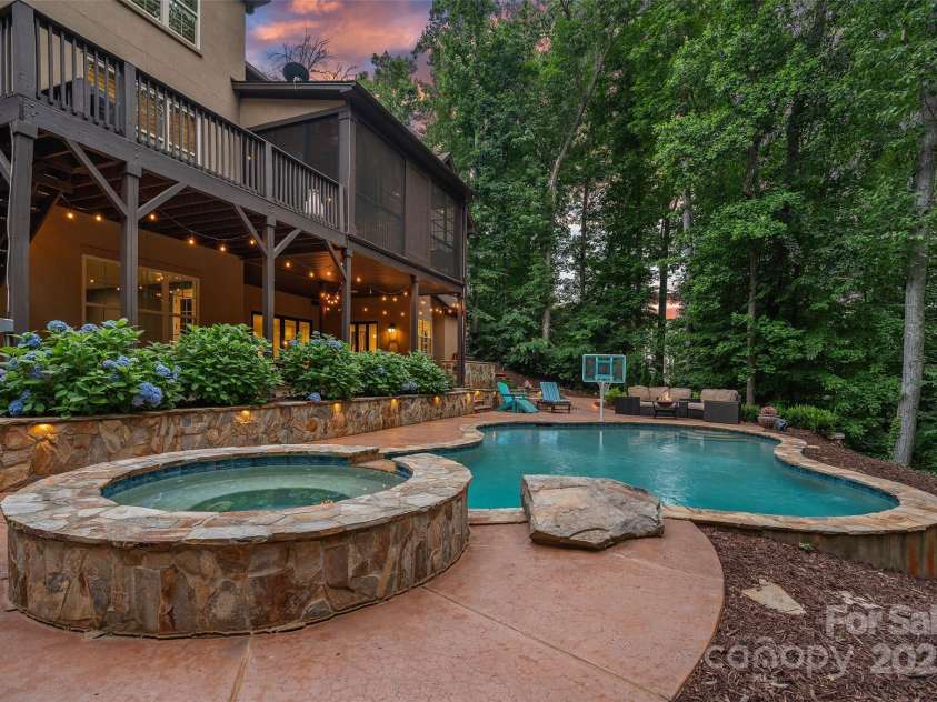 117 Walking Horse Trail, Davidson, NC 28036.  MLS# CAR4264106, YatesRealty ID 26653. 