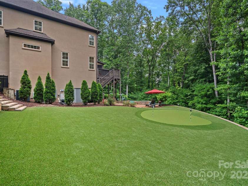 117 Walking Horse Trail, Davidson, NC 28036.  MLS# CAR4264106, YatesRealty ID 26653. 