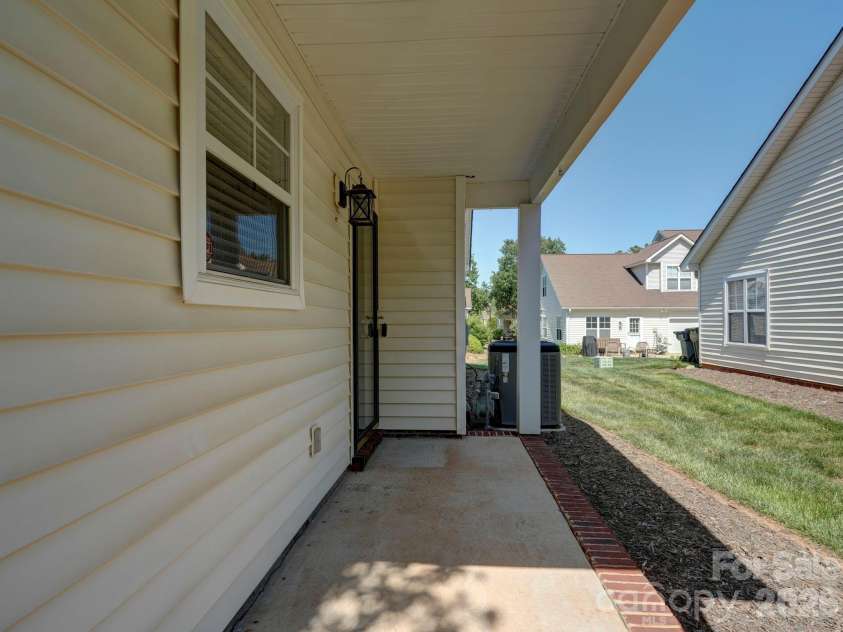 8339 Brickle Lane, Huntersville, NC 28078.  MLS# CAR4384384, YatesRealty ID 26653. 