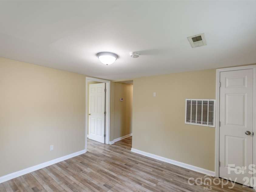 303 Rice Street, Kannapolis, NC 28081.  MLS# CAR4387455, YatesRealty ID 26654. 