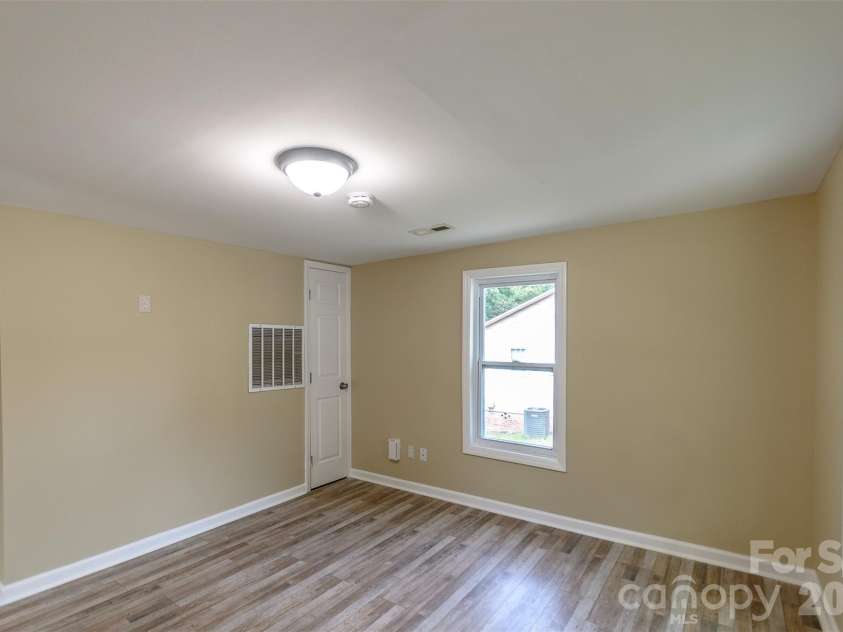 303 Rice Street, Kannapolis, NC 28081.  MLS# CAR4387455, YatesRealty ID 26654. 
