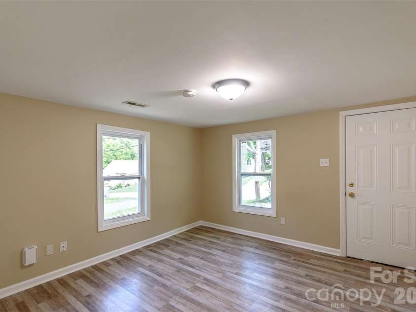 303 Rice Street, Kannapolis, NC 28081.  MLS# CAR4387455, YatesRealty ID 26654. 