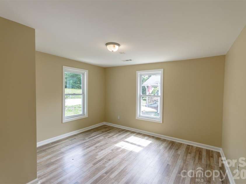 303 Rice Street, Kannapolis, NC 28081.  MLS# CAR4387455, YatesRealty ID 26654. 