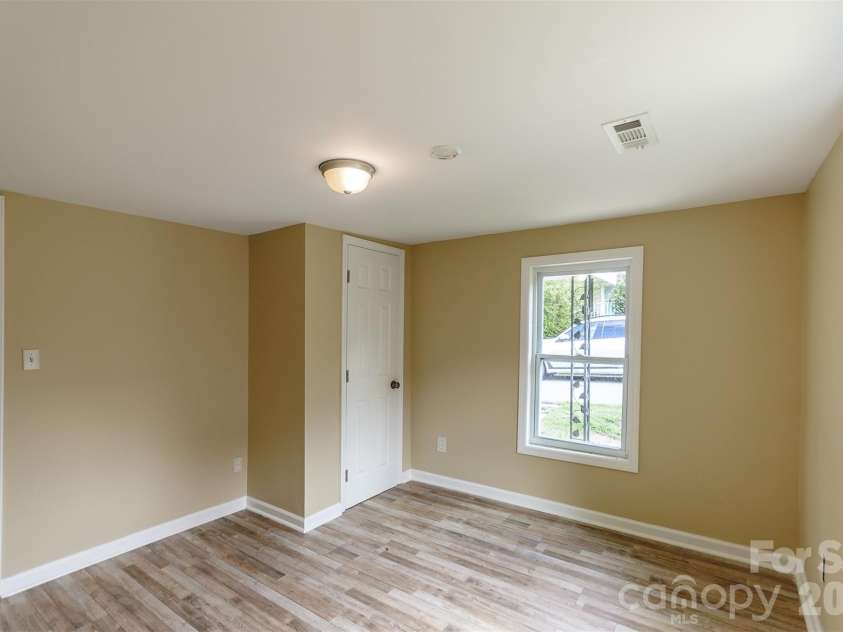 303 Rice Street, Kannapolis, NC 28081.  MLS# CAR4387455, YatesRealty ID 26654. 